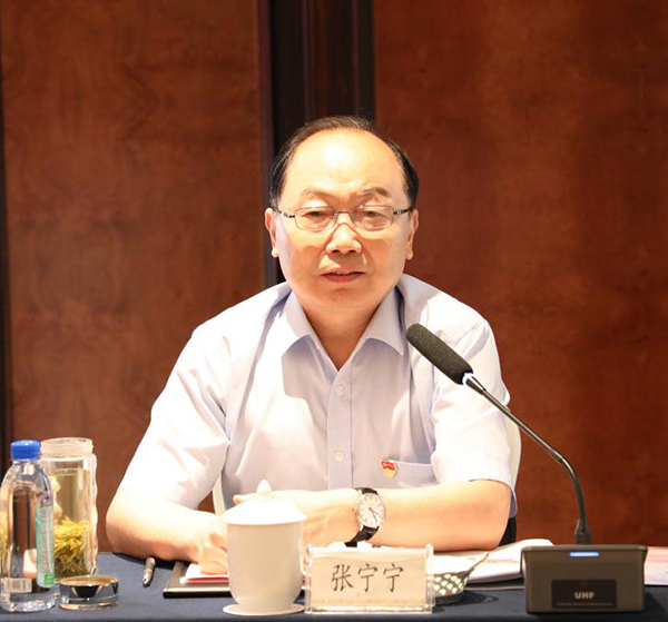 省建筑行业协会会长,党支部书记张宁宁出席会议并讲话省建筑行业协会
